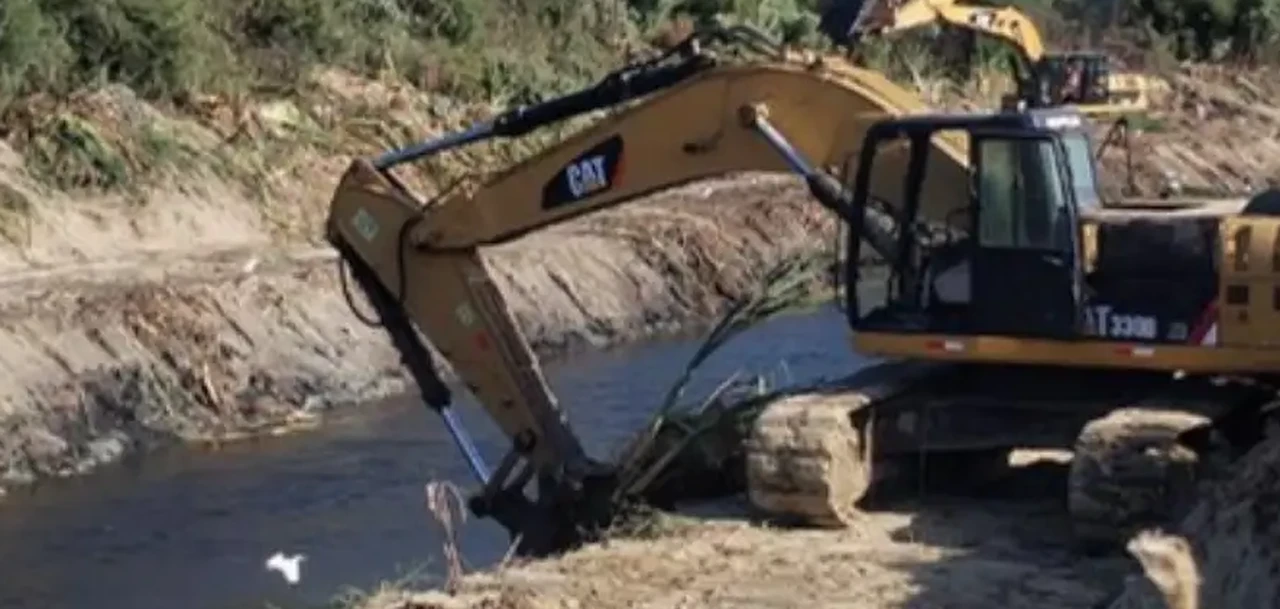Descolmatación de canales